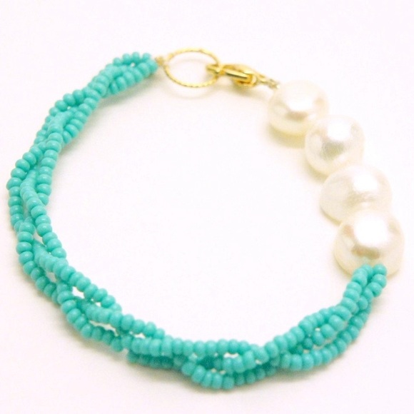 Turks & Caicos Beaded Bracelet with Pearls - Picture 2 of 5